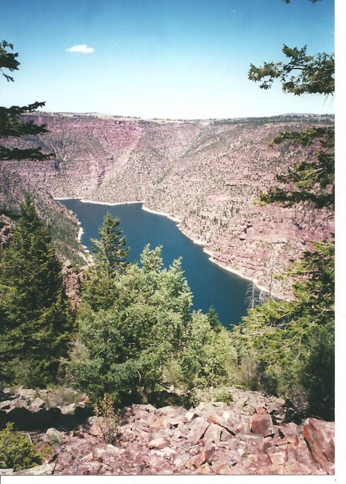WY flaming gorge 2.jpg (188 KB)